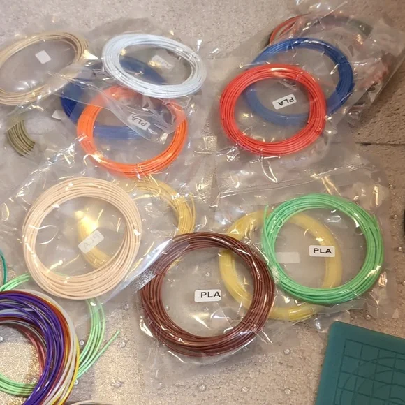 Dikale 3D Pen and Filament - Picture 4 of 10